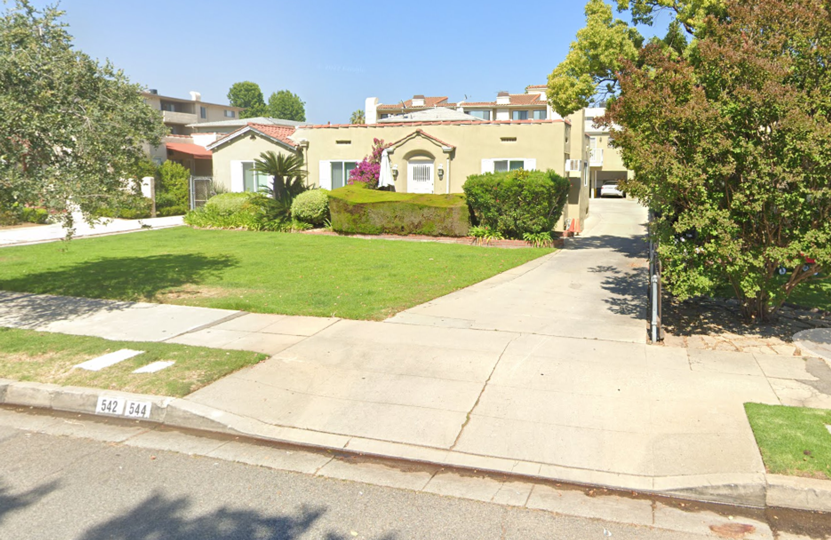 Los Robles Manor