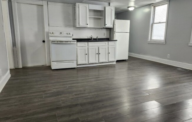 4 Shawmut St, Worcester MA 1