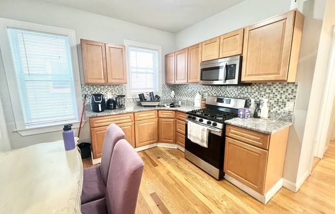 13 HENDRY ST