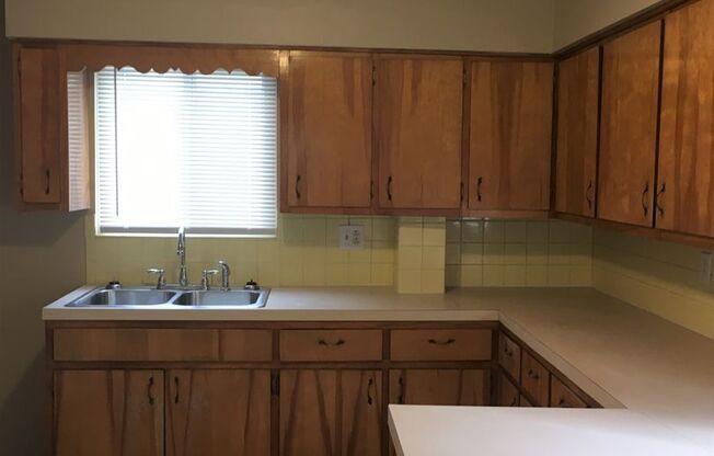 432 W. Waterloo  Akron -  3 Bedroom Home