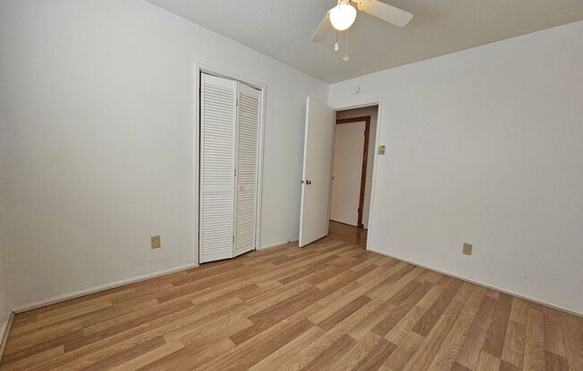 NW 3 Bedroom 1 bath, Large Fenced Yard, 1 Stall Garage