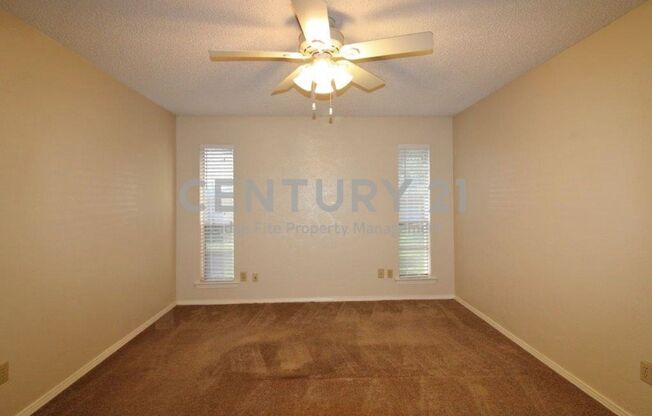 Incredible 3/2/2 on a Corner Lot For Rent!