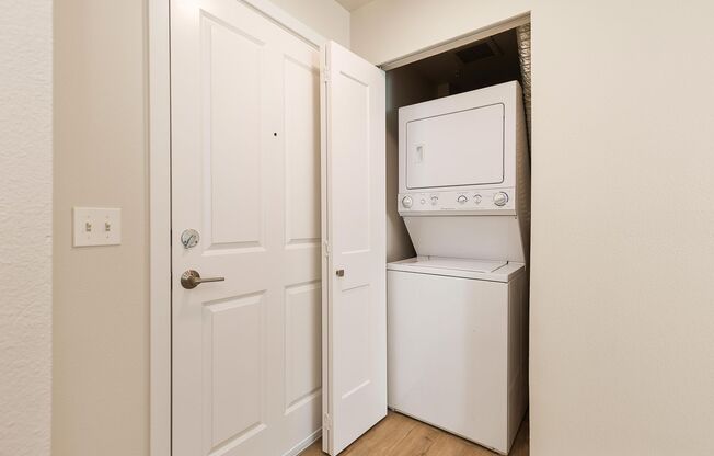 1 bed, 1 bath, 593 sqft, $1,895, Unit 305