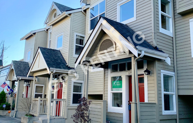 12527 27th Ave NE Unit C