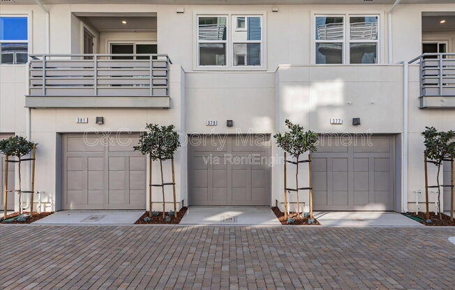 379 LUNDY PL