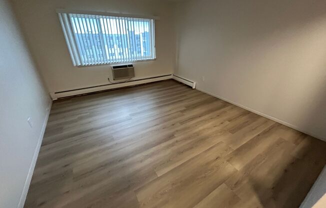 1 bed, 1 bath, $995, Unit 318