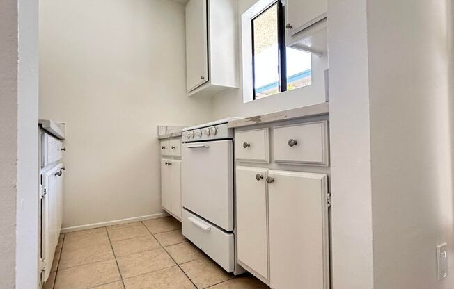 1 bed, 1 bath, $1,750, Unit 102