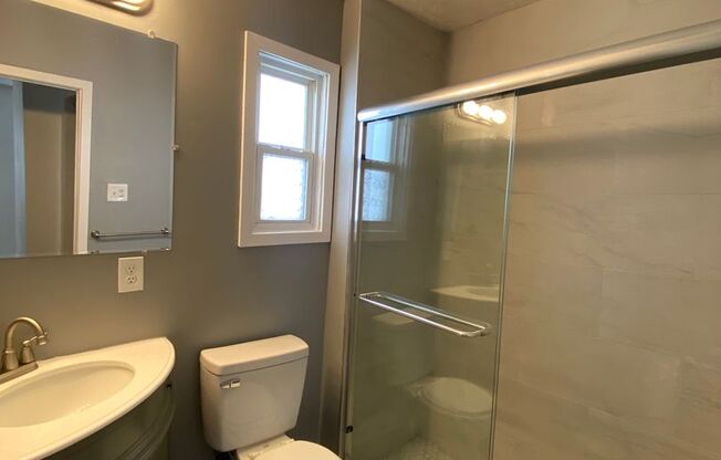 2 beds, 1 bath, $1,000