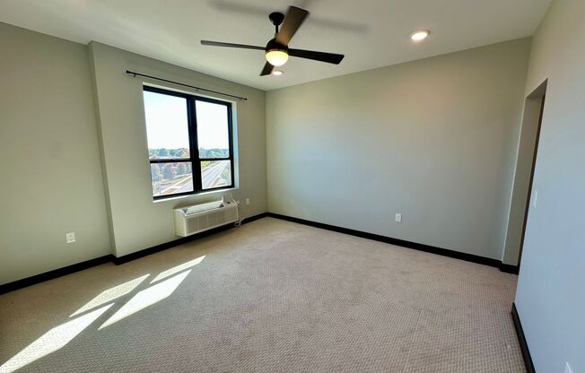 1 bed, 1 bath, $1,355, Unit 310