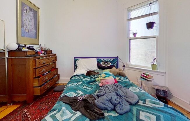 859 Oakdale/2915-19 Mildred