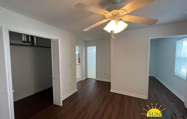 One bedroom Unit in the heart of Destin: Utilities included!