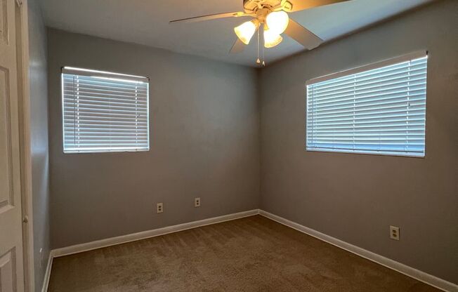 2 beds, 1 bath, $1,295