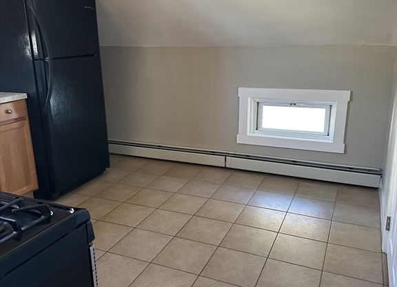 2 beds, 1 bath, 922 sqft, $1,500, Unit 3