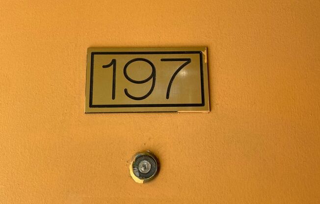 1 bed, 1 bath, 575 sqft, $944, Unit 197