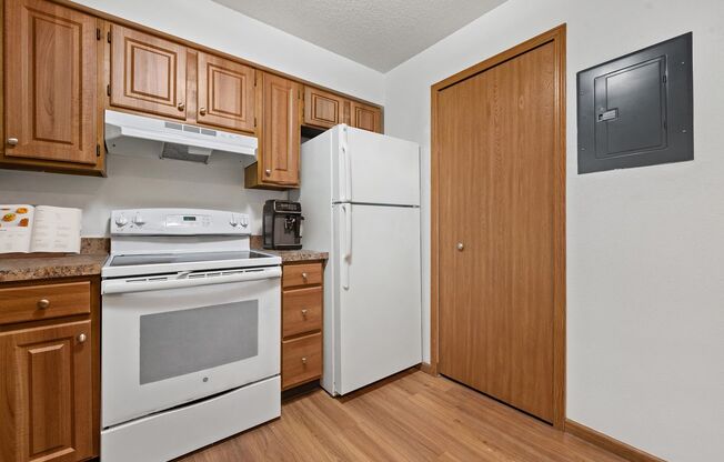 2 beds, 2 baths, 1,250 sqft, $1,765, Unit 202