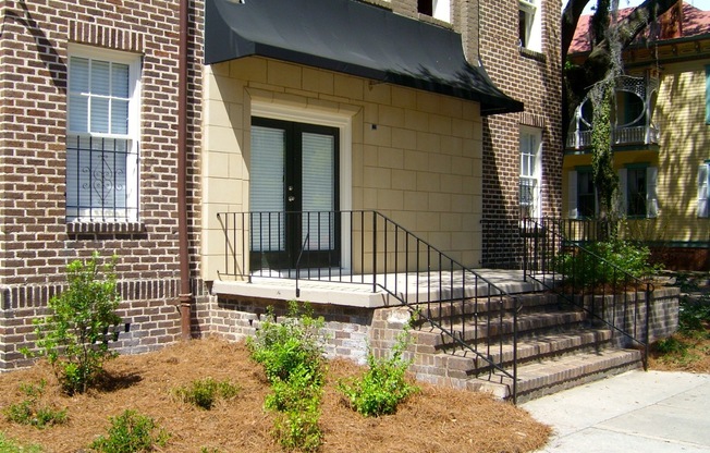 4 beds, 2 baths, 1,750 sqft, $3,900, Unit Apt 3