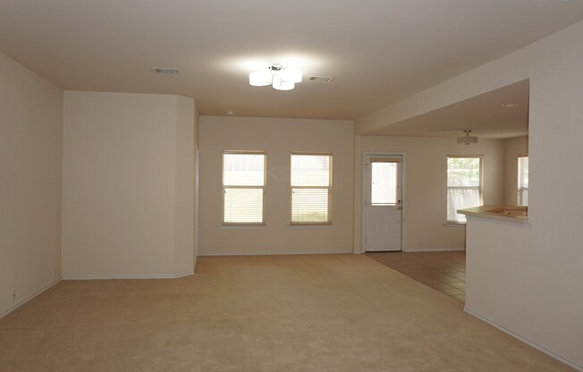 15619 Turfway Park Selma TX 78154