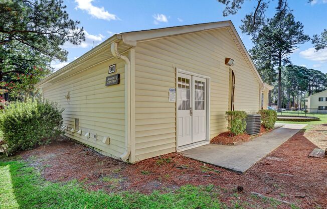 3 beds, 2 baths, 990 sqft, $1,200, Unit 06D