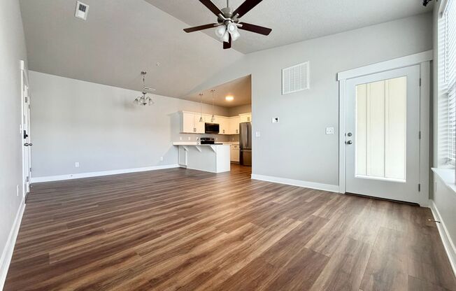 3 Bed Townhome | Mountain Views, Pool, Pickleball & More