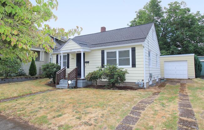 Great Overlook 2 Bedroom Bungalow - Steps to Max!!!!