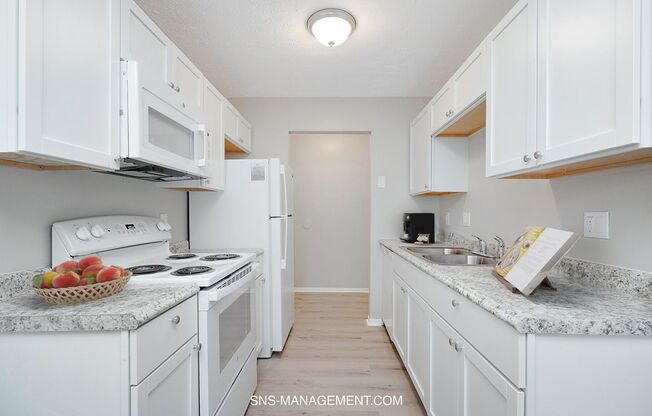 2 beds, 1 bath, $1,135, Unit SH 2242-09 UR