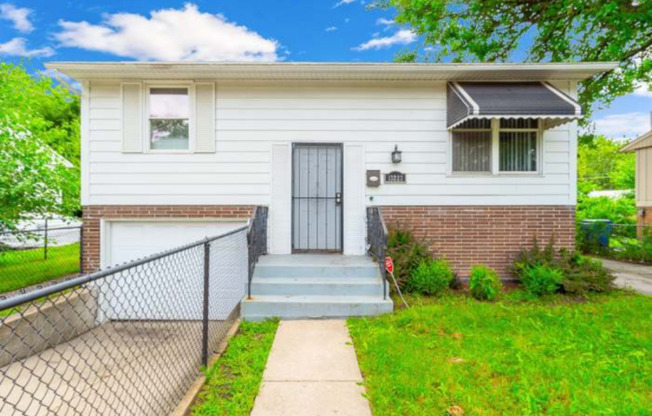 13223 S RHODES