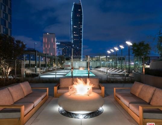 1 bed, 1 bath, 740 sqft, $3,100, Unit 902