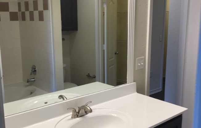 1 bed, 1 bath, 1,038 sqft, $1,547, Unit 1234