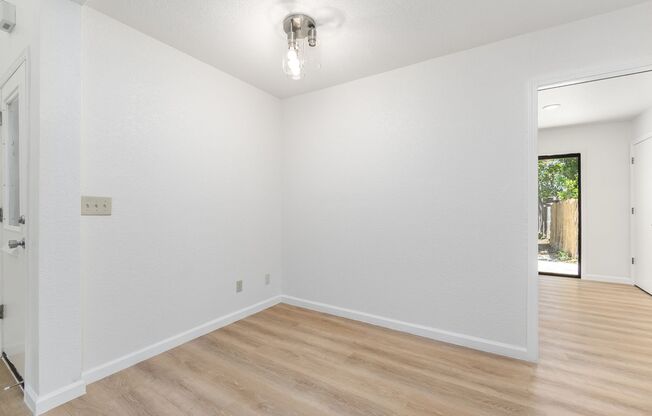 1211 Lincoln Ave #B  - LU