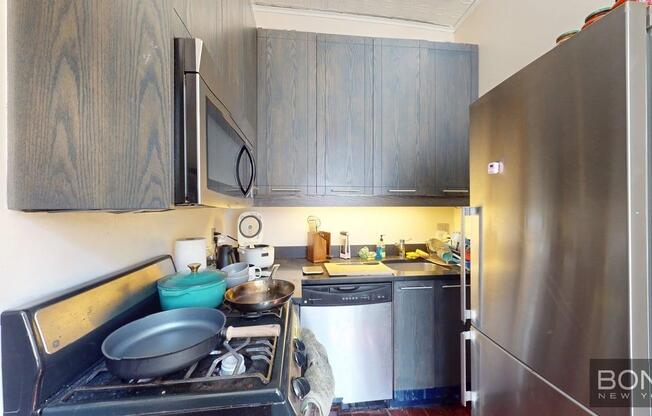 80 E 2 ST