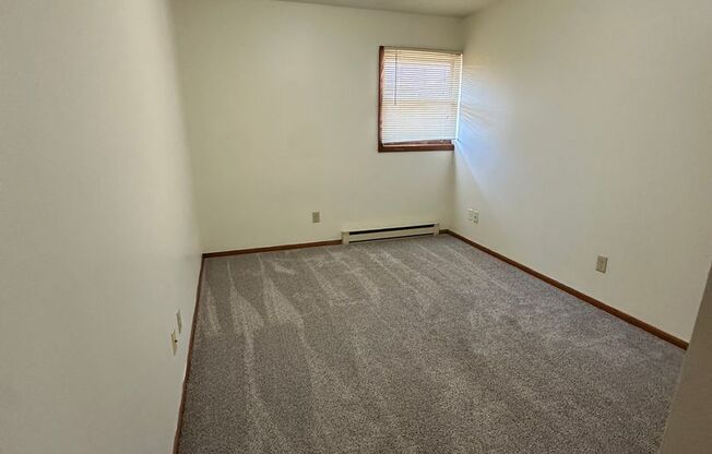 2 beds, 1 bath, $795, Unit Unit 07