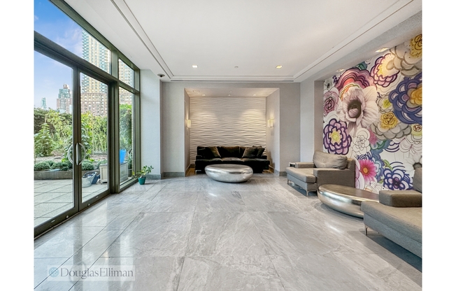 2 beds, 1 bath, 940 sqft, $6,500, Unit 11K
