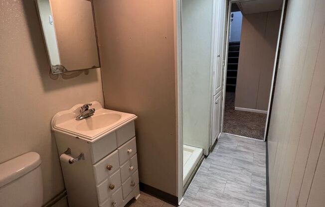 1709 Laramie