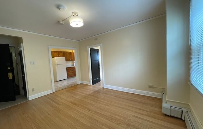 1 bed, 1 bath, 470 sqft, $1,125, Unit B-31