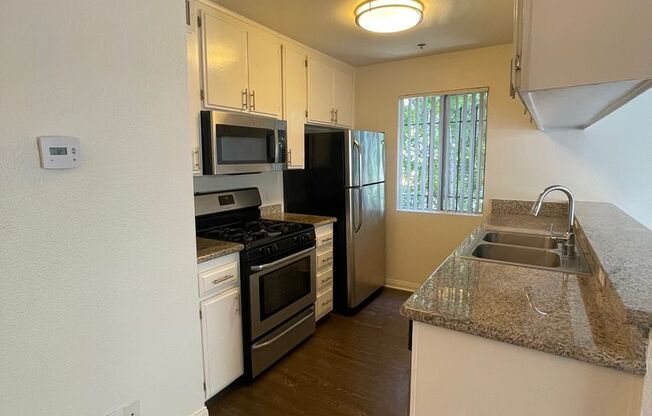 1 bed, 1 bath, 864 sqft, $2,050