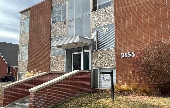 Great Location walking distance to DU campus
