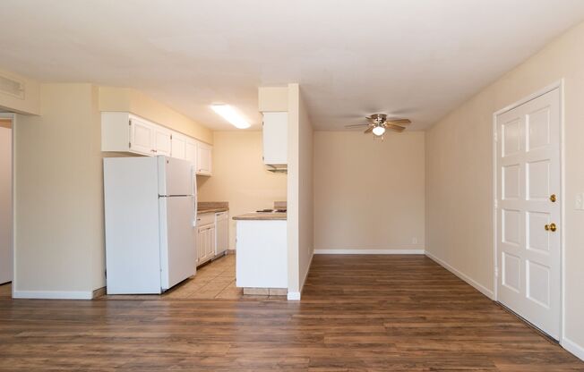 2 beds, 1 bath, 760 sqft, $1,765, Unit 244