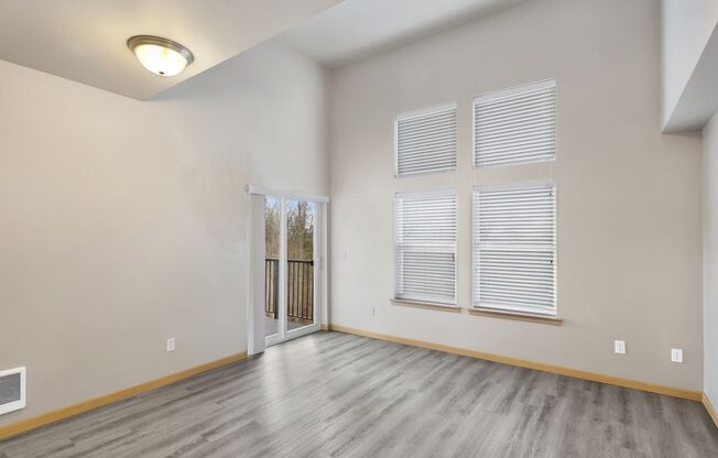 3 beds, 2 baths, 1,021 sqft, $2,295, Unit 541-104