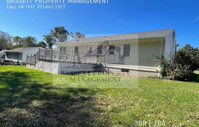 40 MACARTHUR DR
