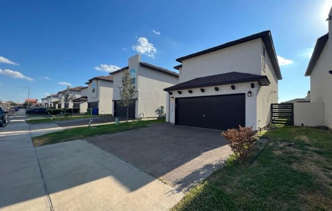 7926 Elka Loop