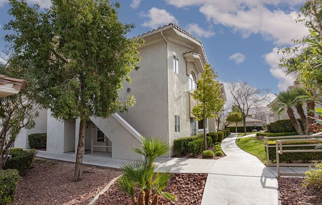 Fully furnished luxury 3br townhome with garage in gated Summerlin community