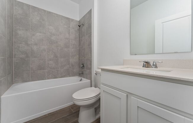 4 beds, 2 baths, $2,600, Unit Knightsbridge