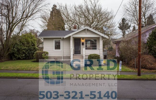 Spacious Two Bedroom Home with Backyard - N Portland!