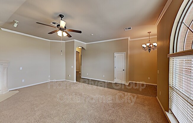 15825 SONADOR DR