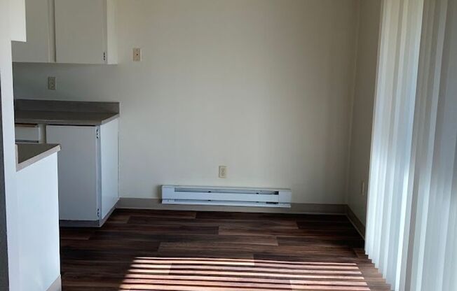 r45a Laurel Court Apts.