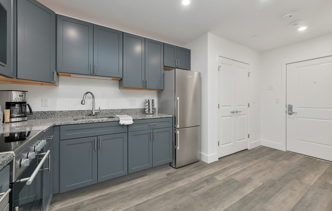 Studio, 1 bath, $1,575, Unit 724