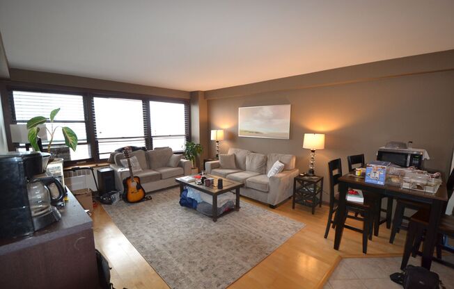 1 bed, 1 bath, 750 sqft, $1,875, Unit 418-1312