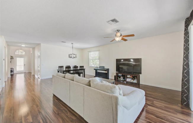 13818 CHALK HL PL