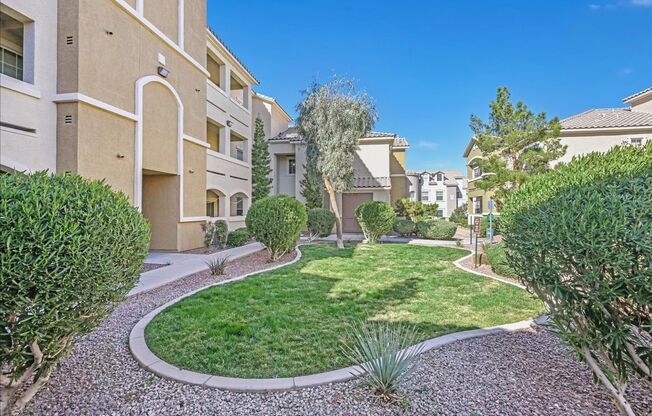 3 beds, 2 baths, $1,700, Unit Unit 1127