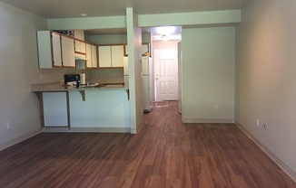 2 beds, 1.5 baths, $1,495, Unit 15